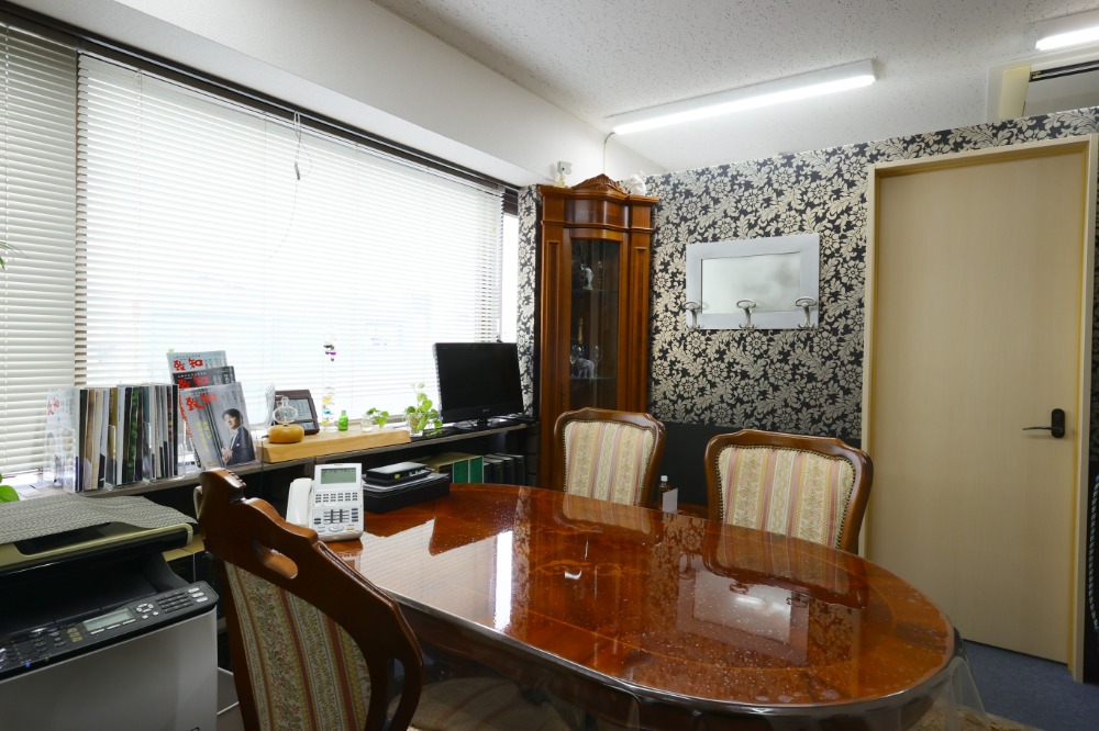 事務所外観・内観